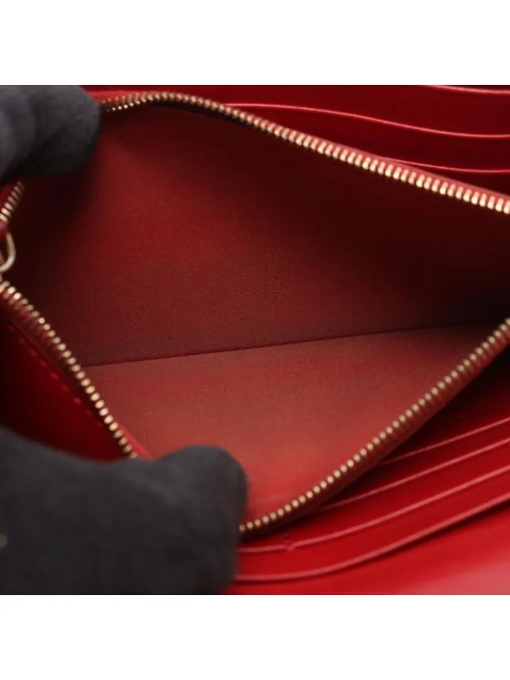 Fendi Bifold Wallet Is Red Leather